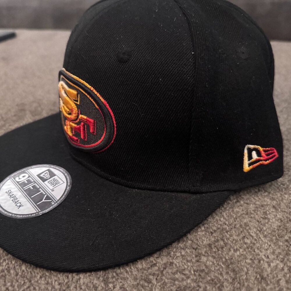 New Era San Francisco 49ers 9FIFTY Snapback Black Dim Style Logo Hat - Picture 5 of 8